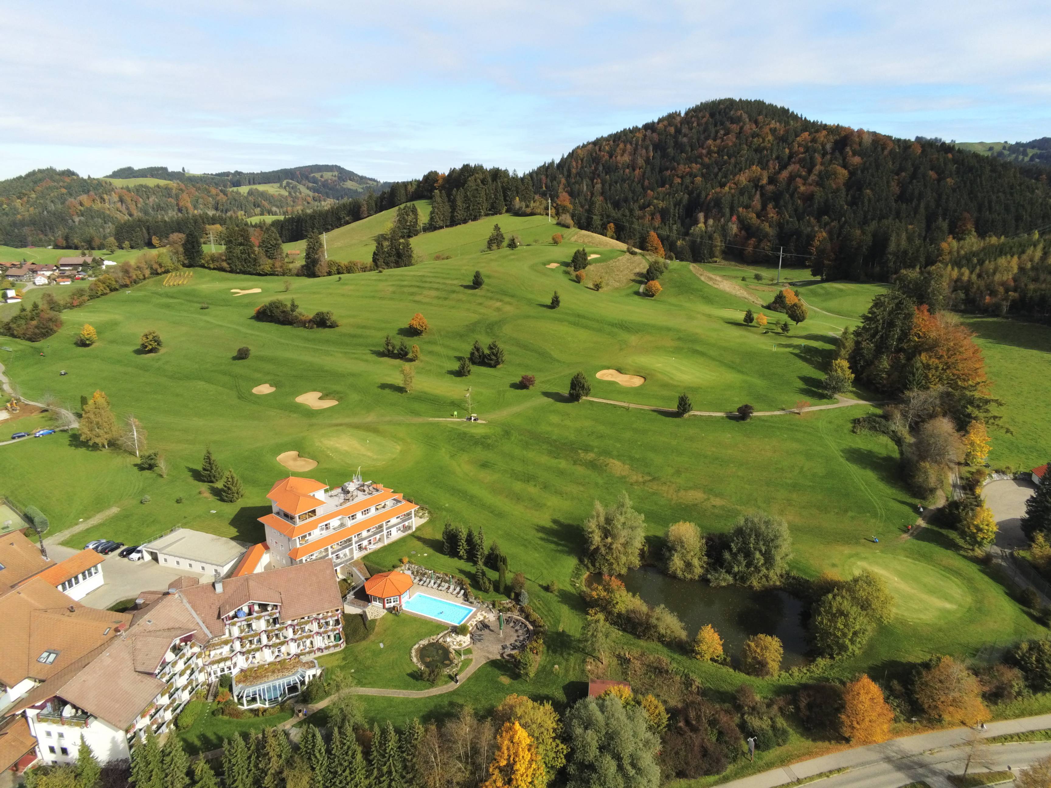 SPORTS WITH PASSION: Your challenge.
Your perfect swing. - Hotel Dein Engel Oberstaufen