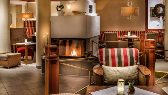Fireplace bar and lounge Dein Engel